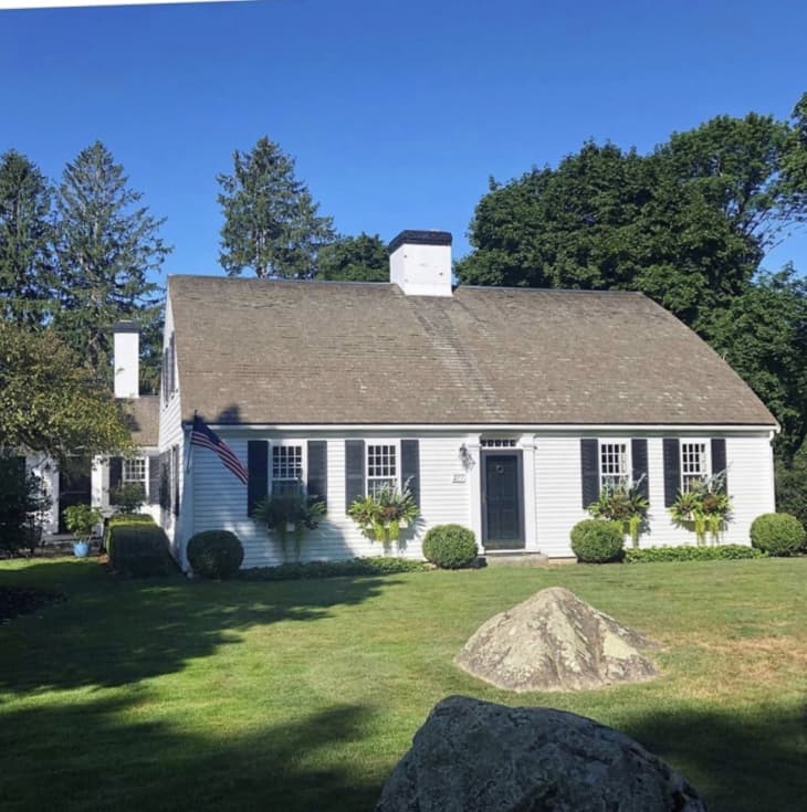 antique-bow-roof-cape-house-tour-photos-apartment-therapy